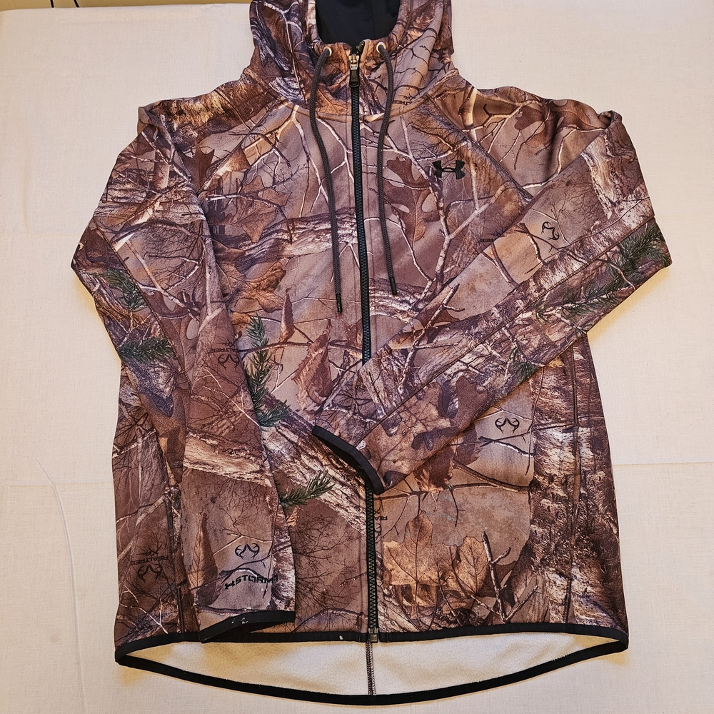 Under Armour Camo Hooded Jacket Size Medium Hunting/Trapping